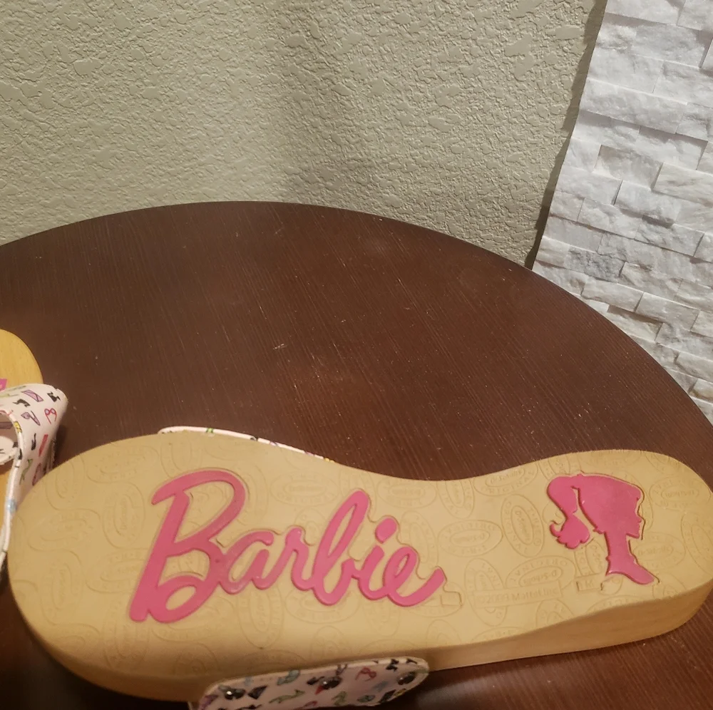 Barbie Graphic Wooden Sandals By Dr. Scholl's - Picture 5 of 5